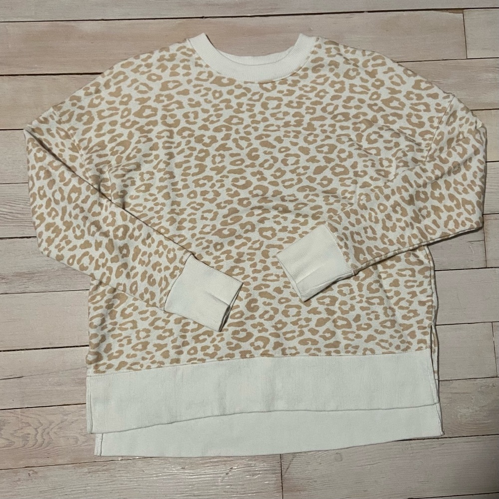 Time and Tru/size small/tan/crewneck sweater